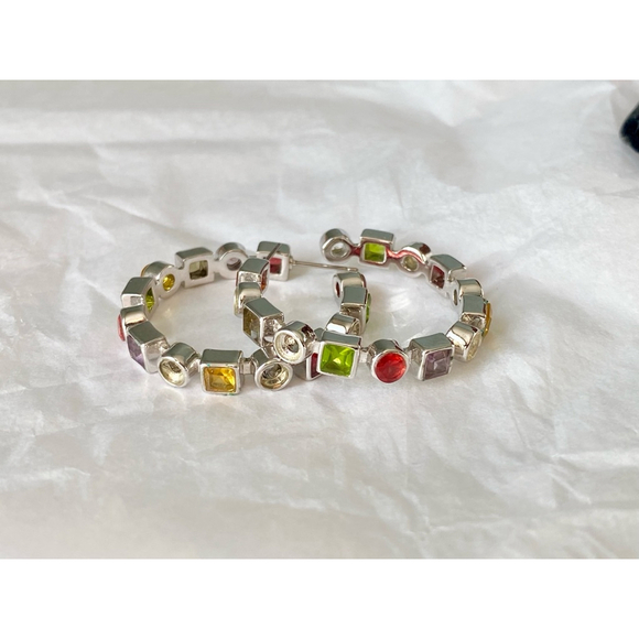 Pretty Glass Gemstone Silvertone Hoop Earrings Multicolor - Picture 4 of 5